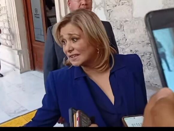 Maru Campos cuestiona libros de texto impulsados por Marx Arriaga