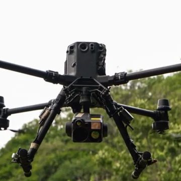 con-drones-que-cargan-hasta-100-kilos-carteles-pasan-droga-a-eu_4d6e4dac-72ef-4cf7-865a-cf0e98124526_medialjnredespreviewcrop Drones ligados a cárteles provocan suspensión temporal de vuelos en el aeropuerto de El Paso