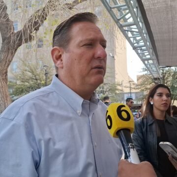 Carlos Olson critica reforma electoral; la califica como intento de control político