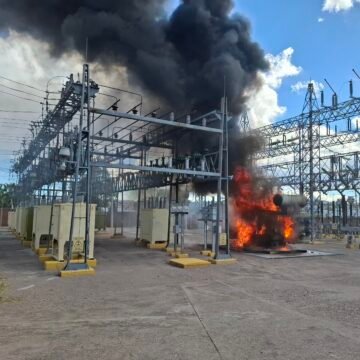 Incendio en complejo de electrificación moviliza autoridades en Lomas del Sol