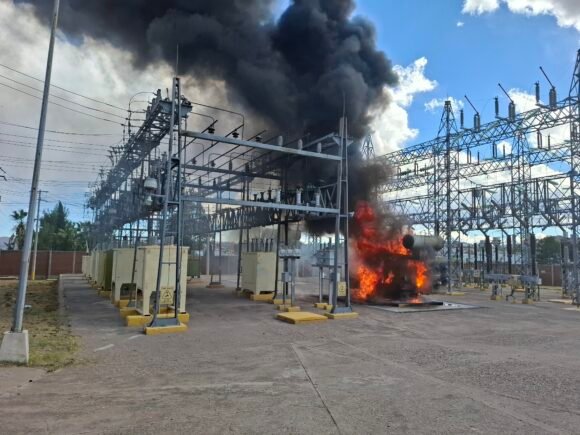 Incendio en complejo de electrificación moviliza autoridades en Lomas del Sol