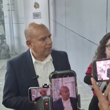 No sé cuánto extraña la gobernadora a César Jáuregui”: Cuauhtémoc Estrada por actuar de Santiago de la Peña