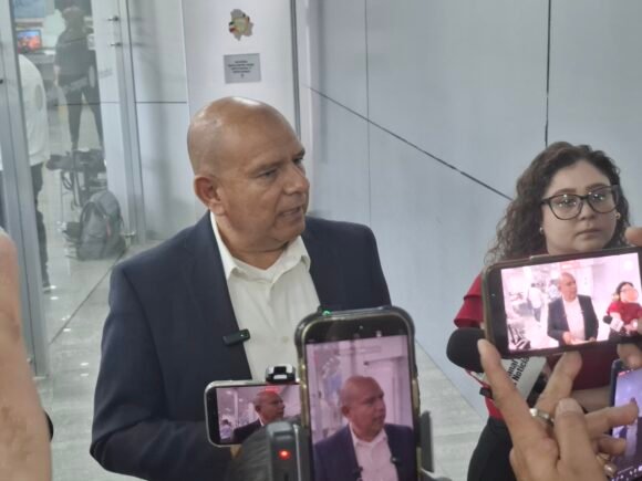 No sé cuánto extraña la gobernadora a César Jáuregui”: Cuauhtémoc Estrada por actuar de Santiago de la Peña