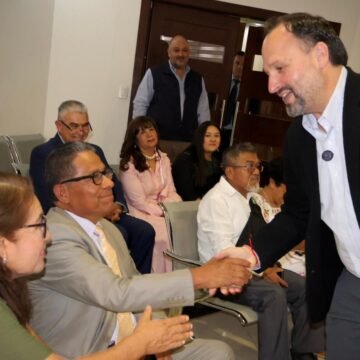 Realiza Santiago De la Peña recorrido en oficina del Registro Civil del Centro