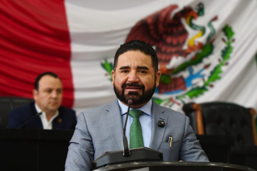 Solo los chihuahuenses debemos decidir sobre libros y programas en las escuelas de Chihuahua, Francisco Sánchez va por soberanía educativa