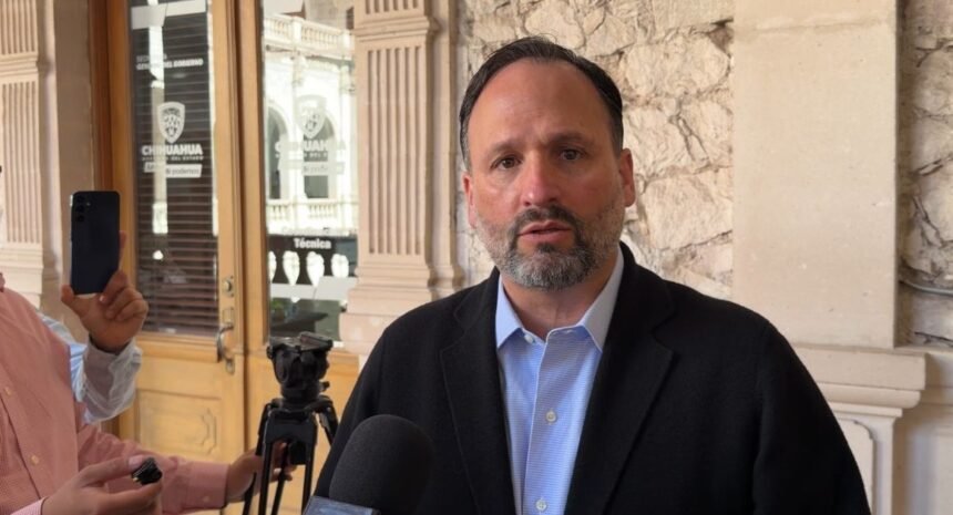 Funcionarios deben cumplir la ley y no descuidar su cargo por aspiraciones: Santiago de la Peña