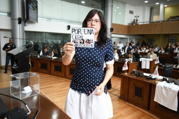 Entre gritos de “corruptos”, así se realizó el conteo de votos para la CEDH