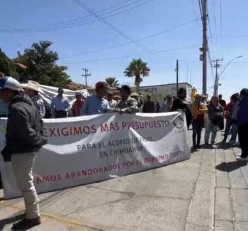 Toman oficinas de Bienestar; campesinos exigen precio justo para el frijol