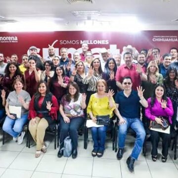 Golpe en puerta en Morena Chihuahua