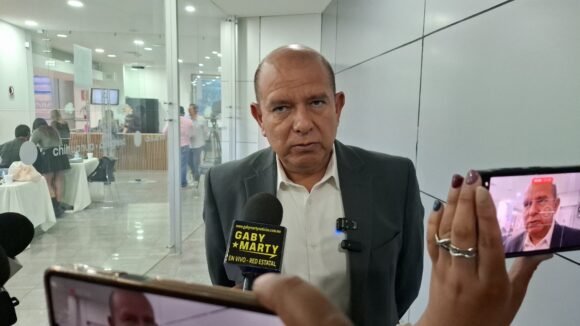 “Saquemos los asuntos de la congeladora”: Cuauhtémoc Estrada impulsa elección directa de regidores