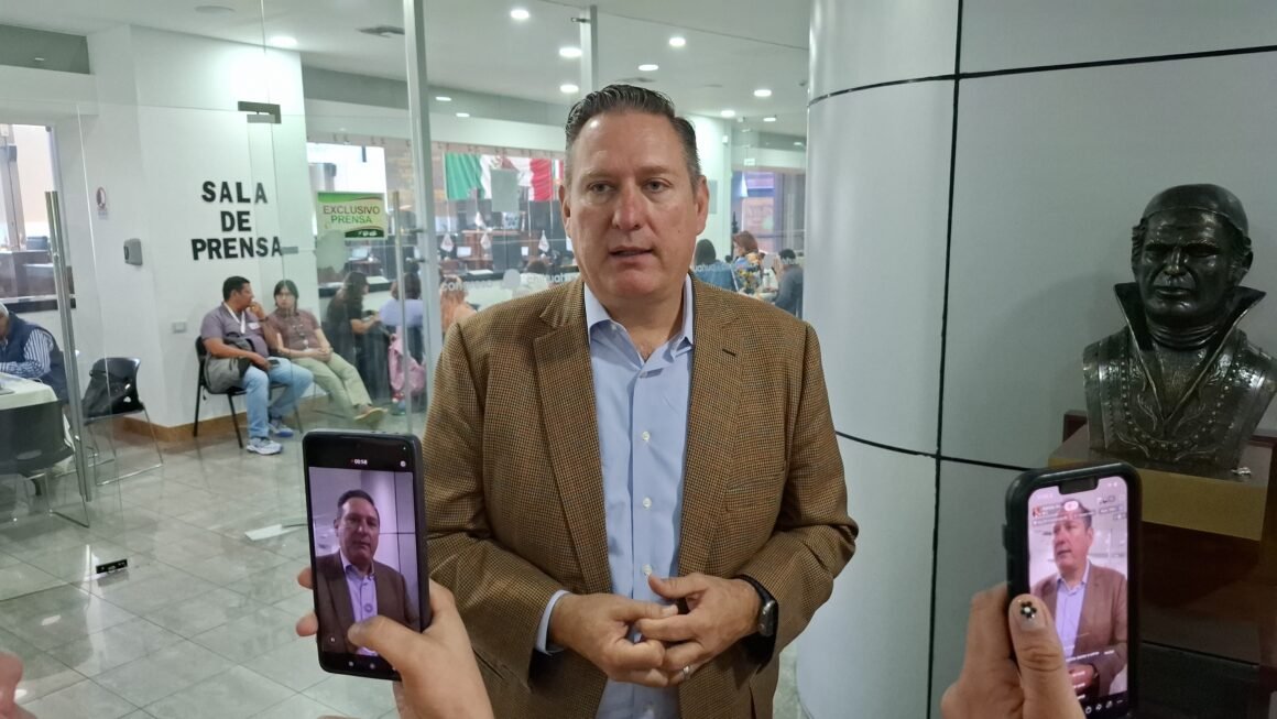“Hacienda lo sanciona y en Juárez faltan resultados”: arremete Carlos Olson contra Cruz Pérez Cuéllar