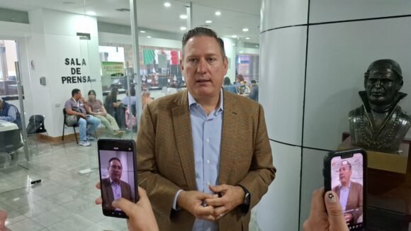 “Hacienda lo sanciona y en Juárez faltan resultados”: arremete Carlos Olson contra Cruz Pérez Cuéllar