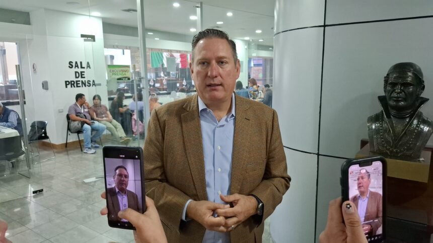 “Hacienda lo sanciona y en Juárez faltan resultados”: arremete Carlos Olson contra Cruz Pérez Cuéllar