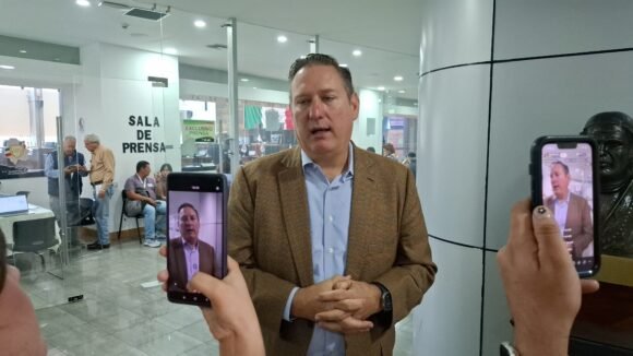 “Es un absurdo y atenta contra la soberanía”: Carlos Olson critica reforma electoral