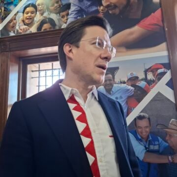 Honra Municipio a figuras destacadas del panismo; La Cantera llevará el nombre del esposo de Maru Campos