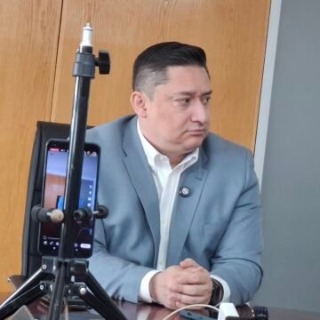 “Al interior voy a convencer y afuera vencer a Morena”: Alfredo Chávez reacciona a encuesta de Chihuahua en Directo