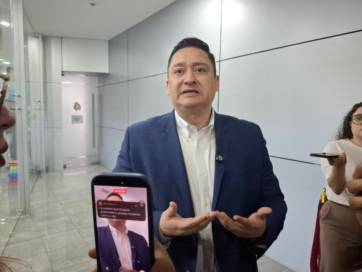 “Corral es un carroñero de la política; Noroña está fuera de sí”: PAN