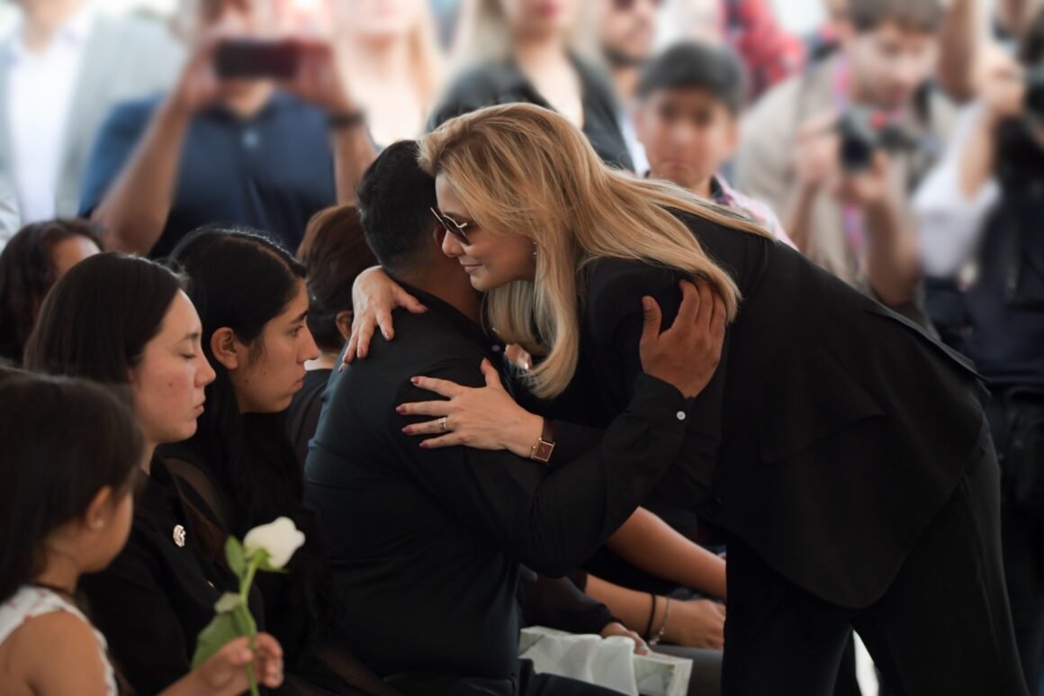 Maru Campos encabeza homenaje póstumo a elementos de la Agencia Estatal de Investigación