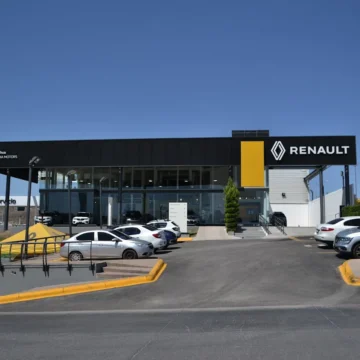 Señalan clientes deficiencias en servicio de refacciones en agencia Renault en Chihuahua