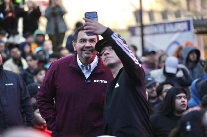 Vuelve Cruz y presume músculo político en la capital