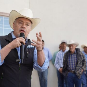Se reúne Mario Vázquez con productores de frijol de Chihuahua