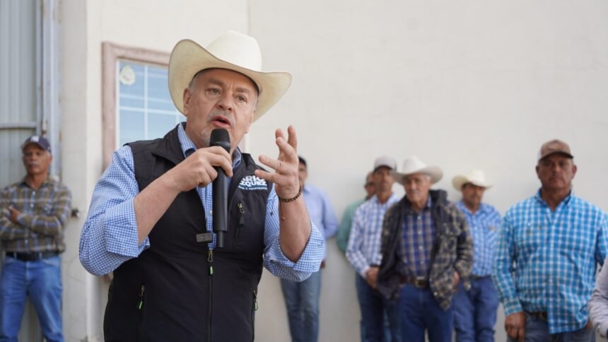 Se reúne Mario Vázquez con productores de frijol de Chihuahua