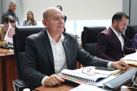 Tribunal obliga al MCPRIAN a sacar de la congeladora las iniciativas para elección directa de regidores: Cuauhtémoc Estrada