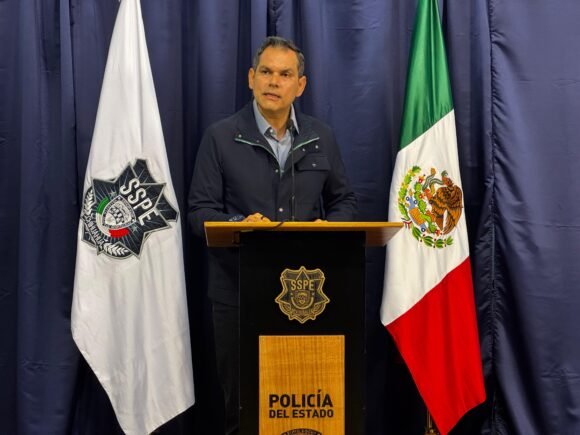 Suspende SSPE a elemento que disparó afuera de bar; buscan su baja