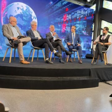 Gilberto Loya lleva modelo de seguridad de Chihuahua a foro internacional en Suecia