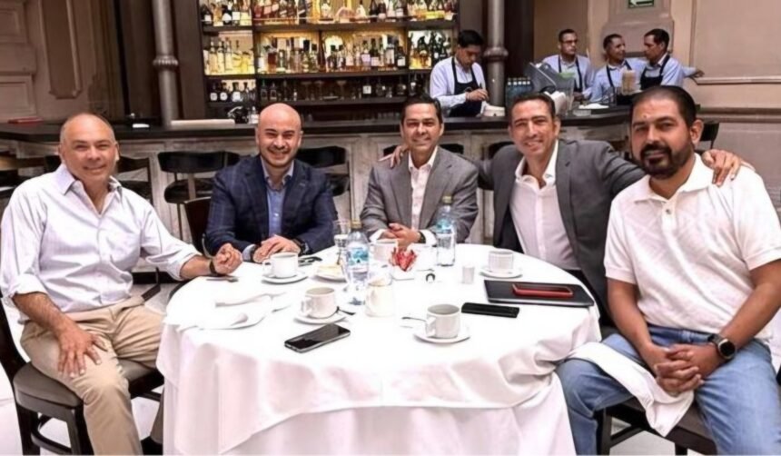 Morena se reúne… pero no con todos