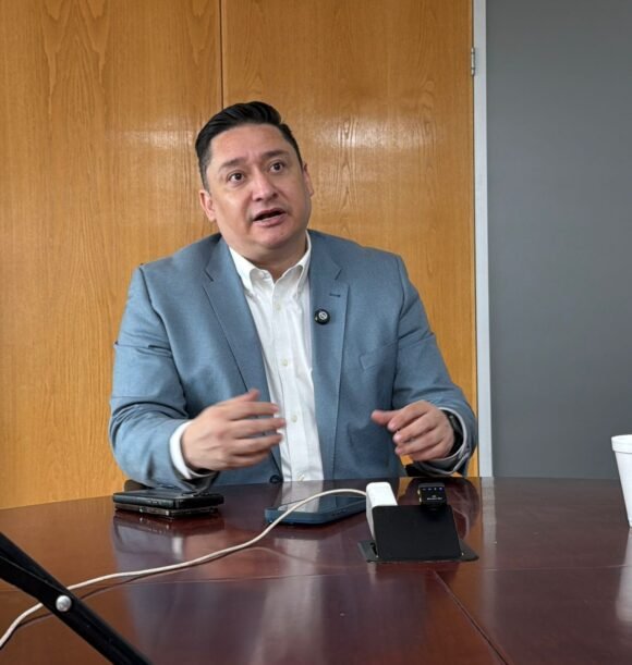 “Si el partido lo define, pediré licencia”: Alfredo Chávez