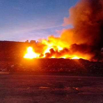 Extinto en su totalidad incendio en relleno sanitario