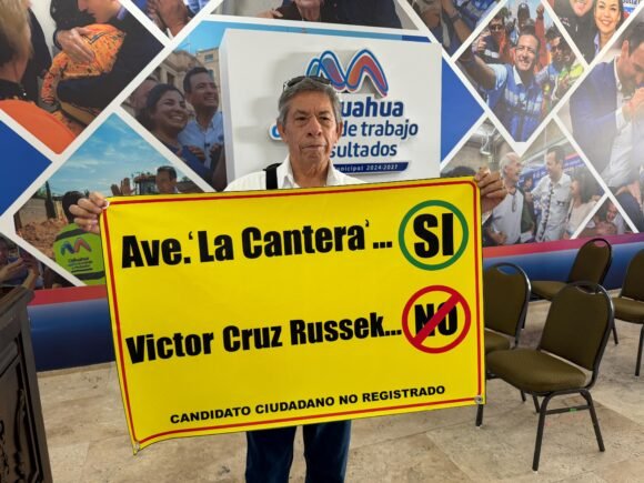 Gerardo Cortinas encabeza reclamo contra cambio de nombres a calles en Chihuahua