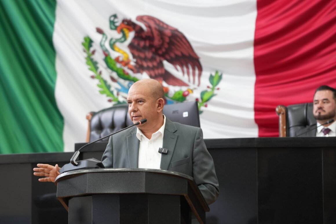 El acto inmediato de alguien que traiciona, es intentar justificar su deslealtad: Acusa Cuauhtémoc Estrada al panismo y gobierno de Maru Campos
