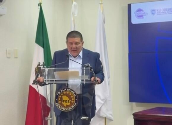 Ve fiscal lejos a Santiago de la Peña en encuestas