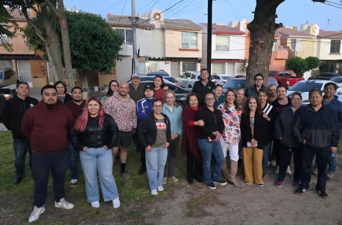 Recorre Rosana Díaz colonias del Distrito 4 y recoge demandas ciudadanas