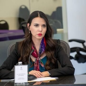 Karla Reyes y su doble ingreso en el TSJE