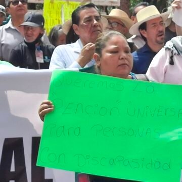 20260504_112417 “¡Viva la soberanía nacional!”: lanzan consignas contra Maru Campos en protesta