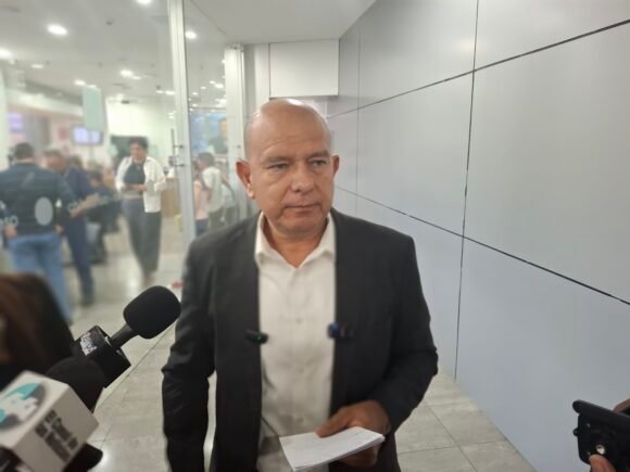 “La ley no limita que firmen 10 mil o 50 mil personas”: responde Cuauhtémoc Estrada por juicio político contra Maru Campos