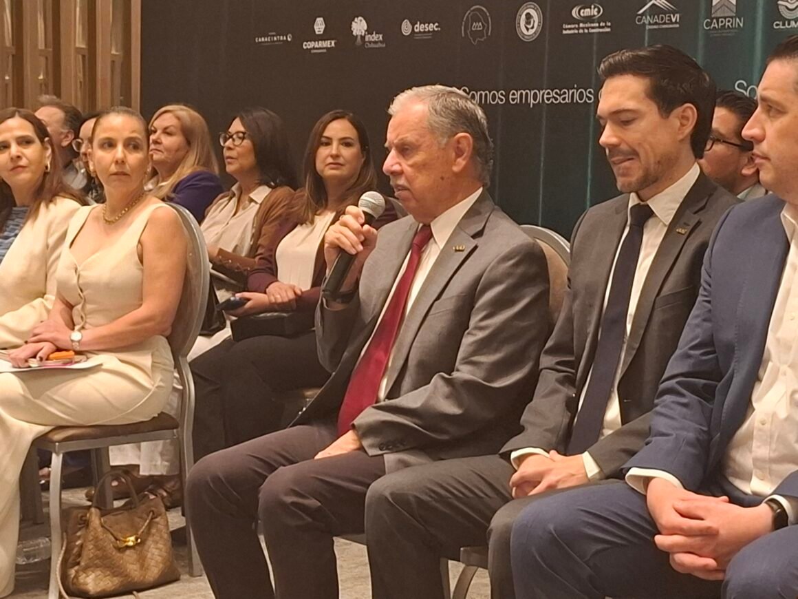 “No esperamos un desabasto”: CCE llama a mantener calma ante distribución de combustible