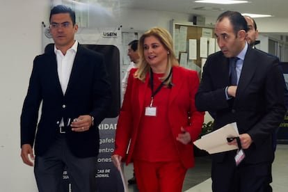 ABJ5IBOXAZIVDOM6LJMHZF3MEY Maru entregó escrito a FGR para no dar información sobre presencia de agentes de EU