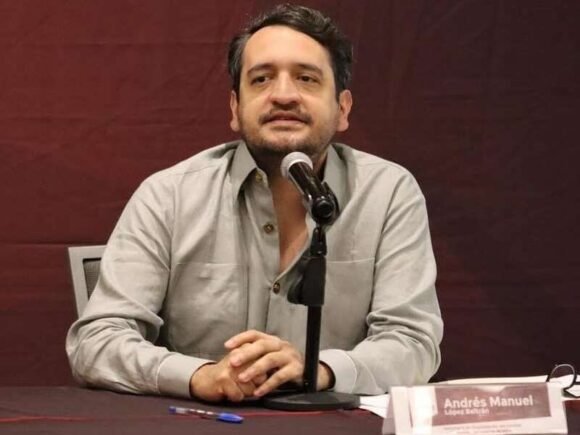 HFvl92zWsAAF_3C Andy López Beltrán renuncia a dirigencia de Morena; buscará diputación en Tabasco