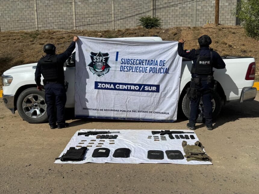 Aseguran armas, cargadores y camioneta con placas sobrepuestas en Villa López