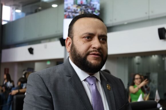 Exige Arturo Medina investigación profunda sobre narcopolítica: “No basta una licencia; México debe limpiar sus instituciones”