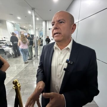 Señala Estrada que hoy se presentará exhorto para que Maru Campos pida licencia