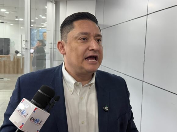 “No existen elementos para un desafuero ni para una licencia de Maru Campos”: Alfredo Chávez