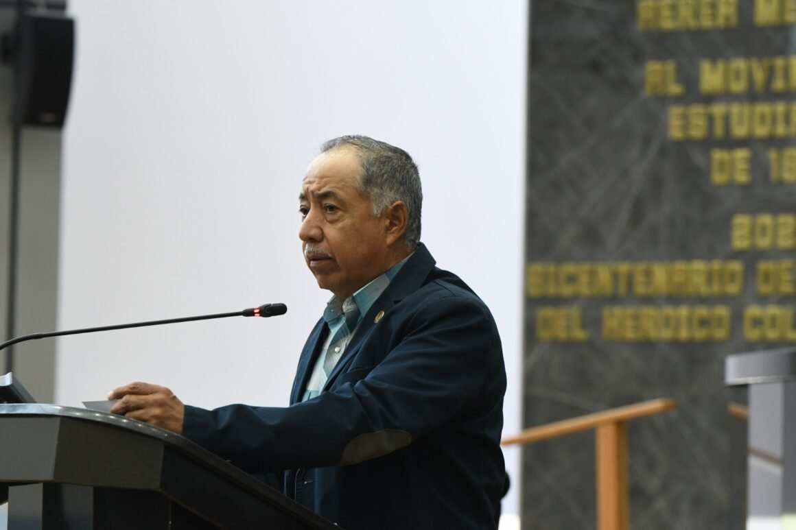 Llama Arturo Zubía a escuchar al campo ante crisis que afecta a productores