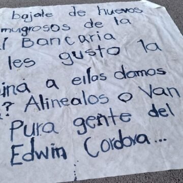 “Alínealos o van a matar gente”: dejan manta con amenazas contra Gilberto Loya