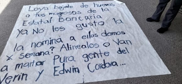 “Alínealos o van a matar gente”: dejan manta con amenazas contra Gilberto Loya