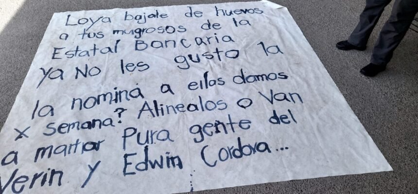 IMG-20260515-WA0044 “Alínealos o van a matar gente”: dejan manta con amenazas contra Gilberto Loya